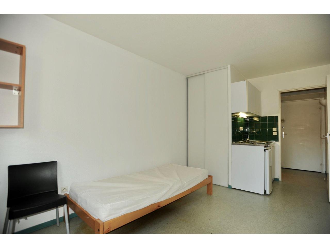 Appartement  1 Pièce(s) 17.75 m²  à louer 